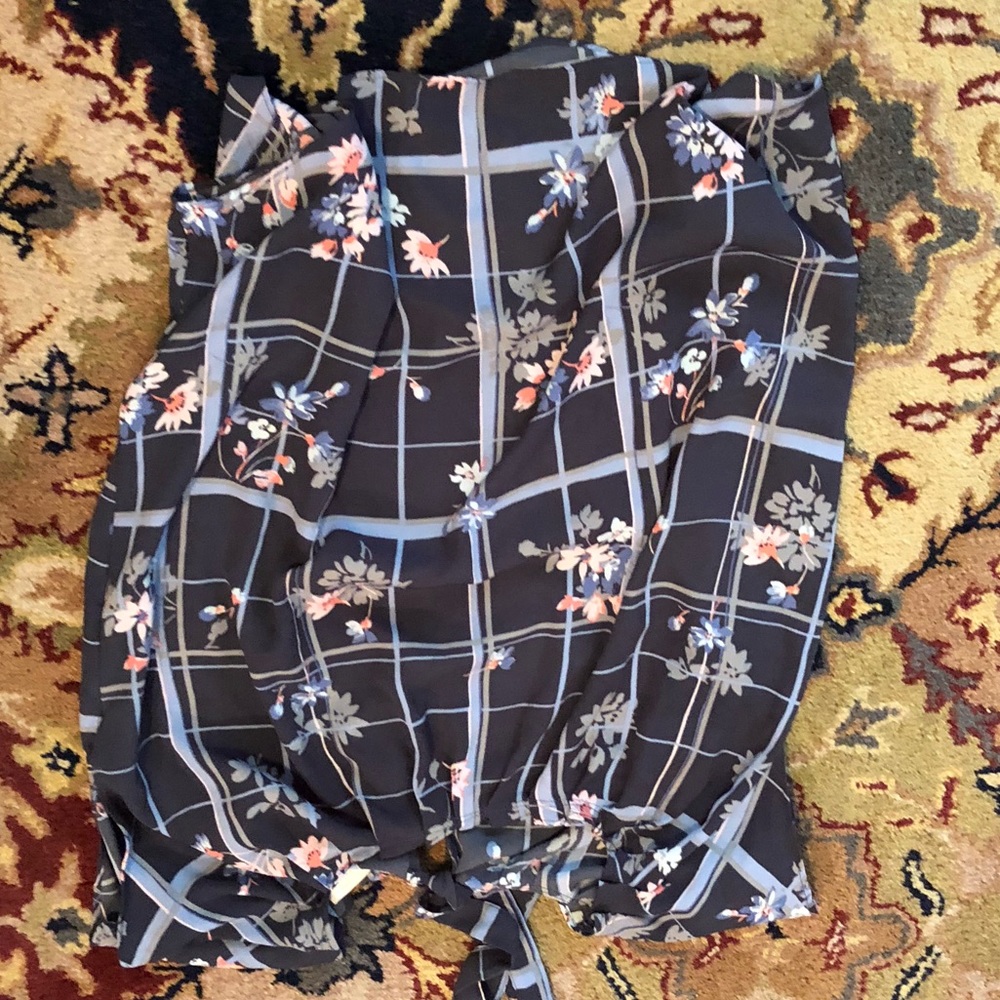 Lauren Conrad blouse size large